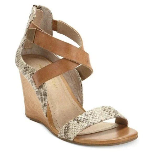 Kenneth Cole Reaction Shoes - Kenneth Cole Reaction snakeskin wedges